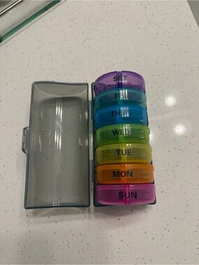 Daily pill organizer